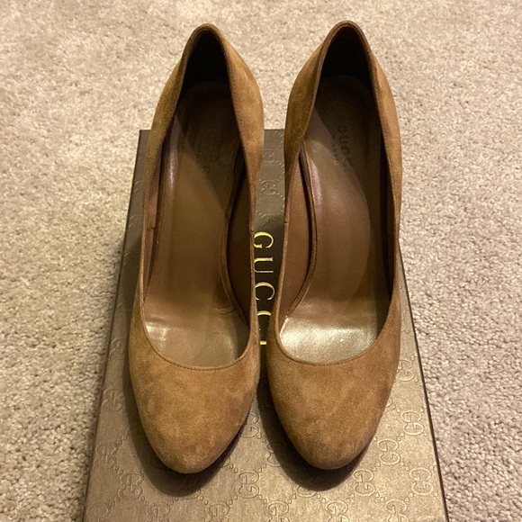 high heel pumps